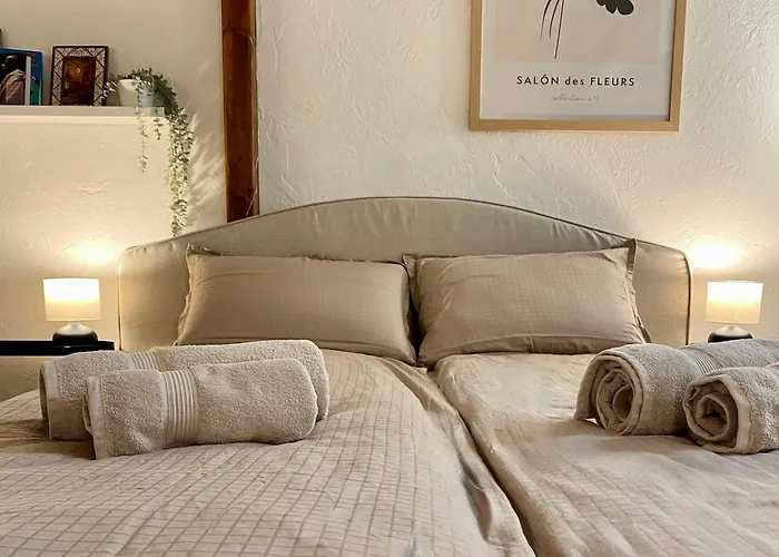 Romantic City Centre Flat - Alexandra Apartment