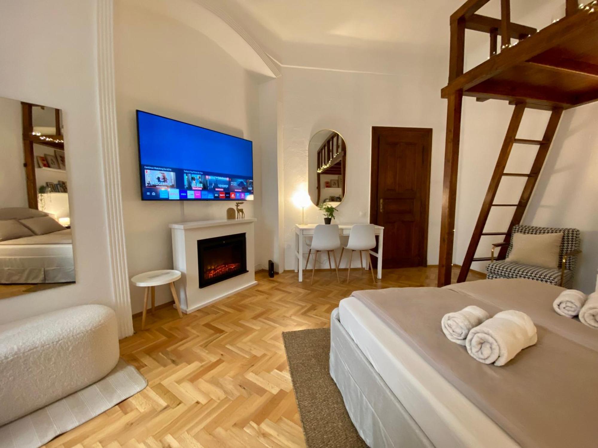 Апартаменты Romantic Centre Flat - Alexandra